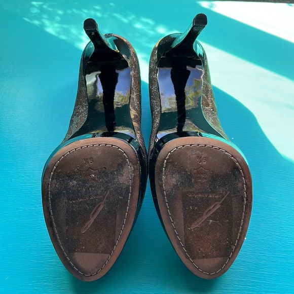 Brian Atwood heel - Picture 3 of 3